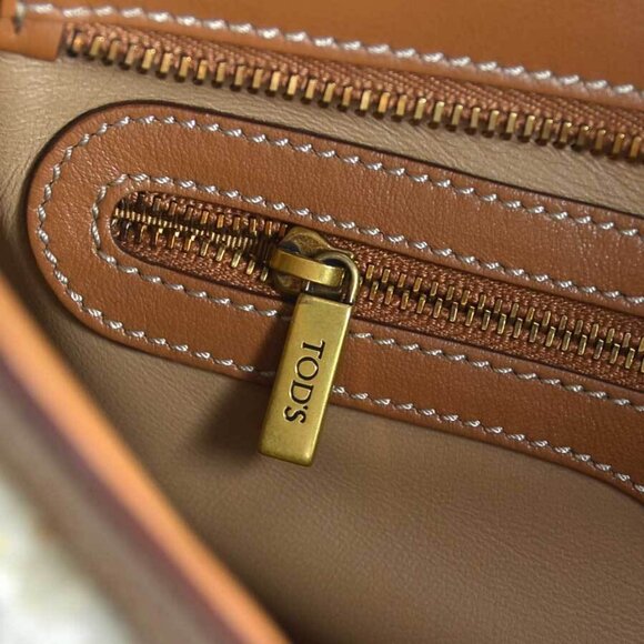 Auth TOD’S Shoulder Bag Beige/Brown Bore/Leather - Picture 13 of 15